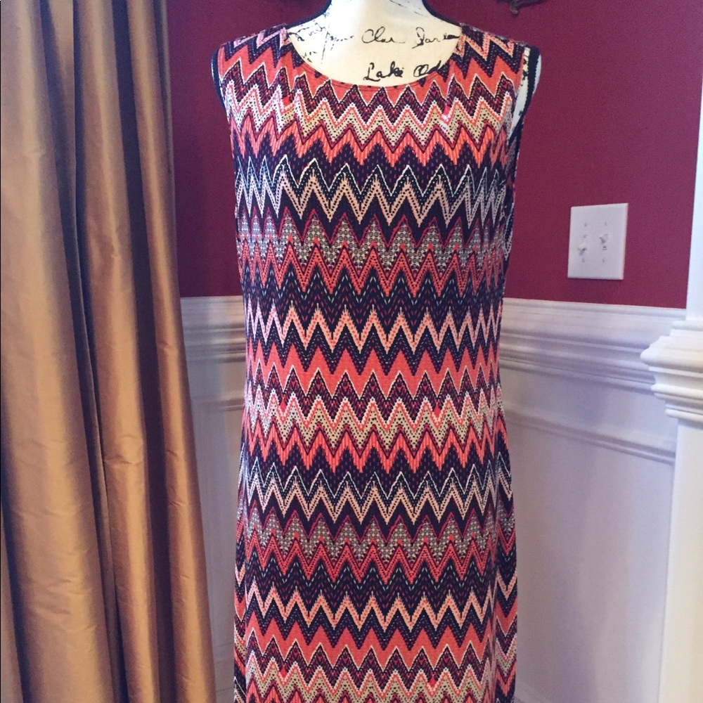 Sleeveless shift in coral/black/cream flame-stitch